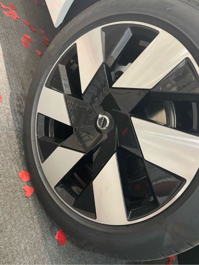 马桶上一会水就，滋滋响上水，更换了水箱排水阀和上水阀没用，没有发现漏水点，专业的来。