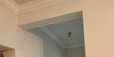 油漆工，刮腻油漆工刮腻子