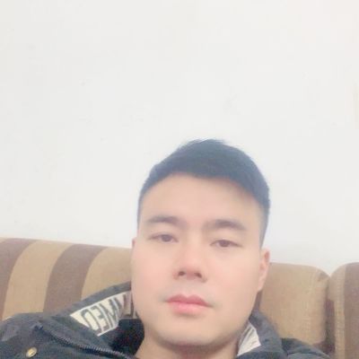 专业厨师司机安装充电桩