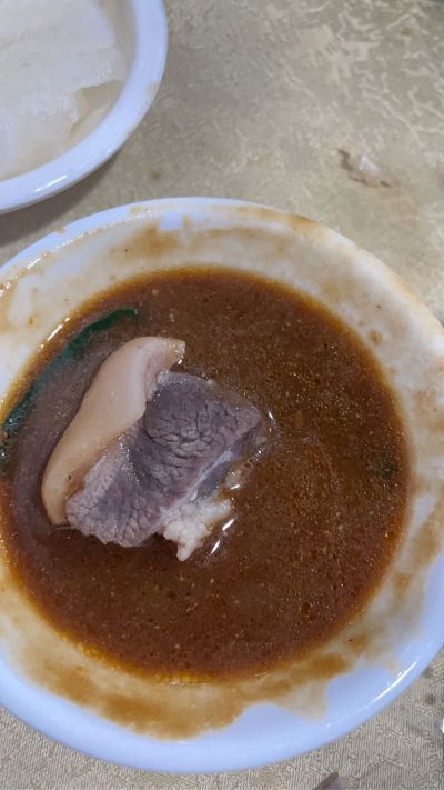 需要阳台客厅通铺，自备瓷砖。