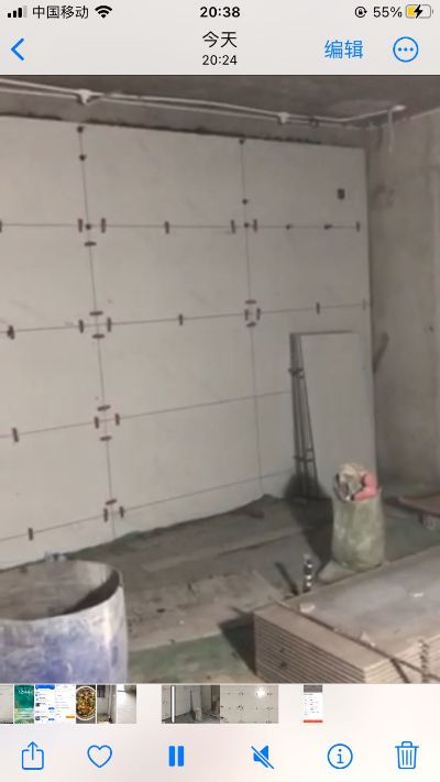 装修贴瓷砖
