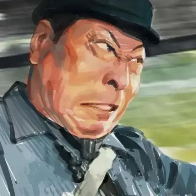 由于墙上有插座，需要在镜柜开洞，将插座的位置安在镜柜里面
