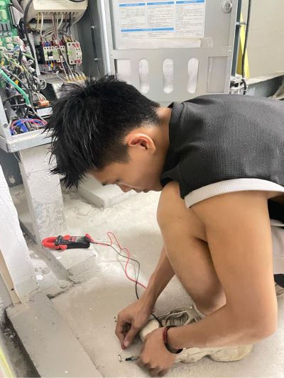 电梯维修维保电梯维修服务