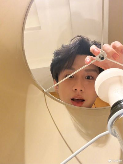 需要安装门头发光字，要求自带脚手架和安装工具。