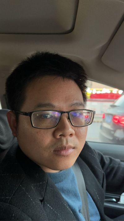 电动晾衣架电机坏了，已买了新的找人装
线断了，找厂家重新买了电机