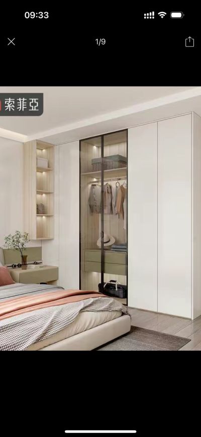 因插座移位墙纸需翻新一块，已有墙纸。需一点修补膏与糯米胶，100元。只限今天