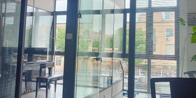 办公室玻璃隔墙，铝合金门窗