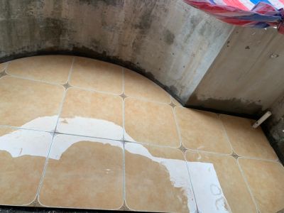 无瓷砖维修、专业贴瓷砖还是贴瓷砖