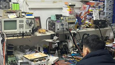 专业维修手机、对讲机等业务
在燕郊有一个开了20多年的线下店
店名“荣鑫对讲机”
想合作的来！！！想组队的来！！！介绍客户有偿！！！